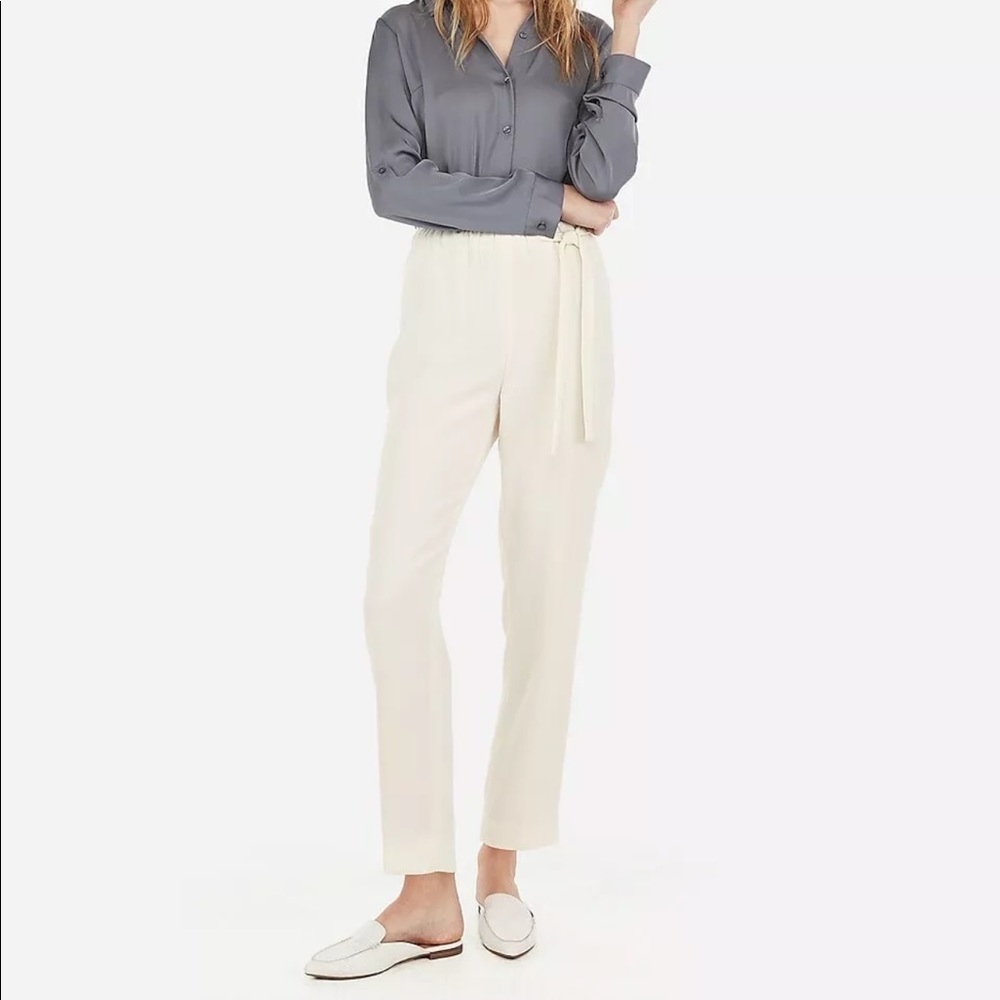 🔥🔥 NEW EXPRESS ANKLE PANTS- NWT 😍